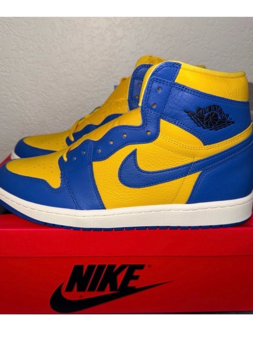 Nike Air Jordan 1 High Reverse Laney Sneakers in Blue and Yellow - Picture 3 of 9